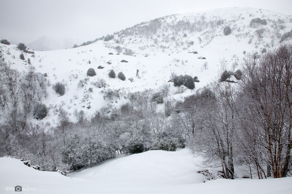 Ruta de las Brañas Teverganas en invierno. Braña Fonfría.