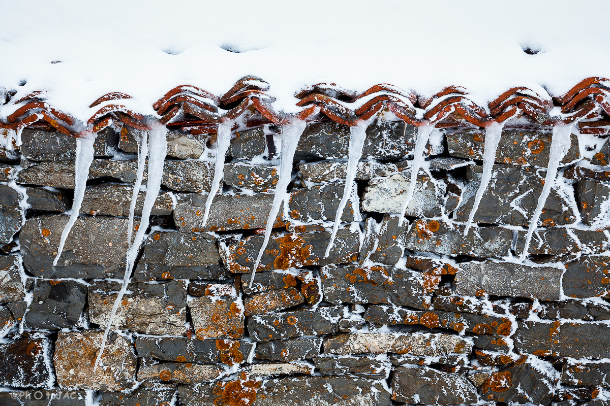 Teverga. Carámbanos en la braña de Piedraxueves.